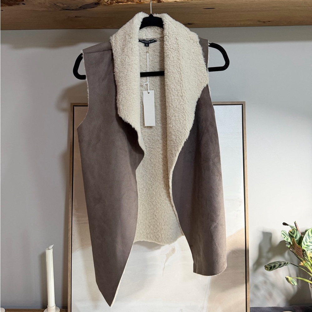 NWT Madison & Lola Taupe Sherpa Vest
